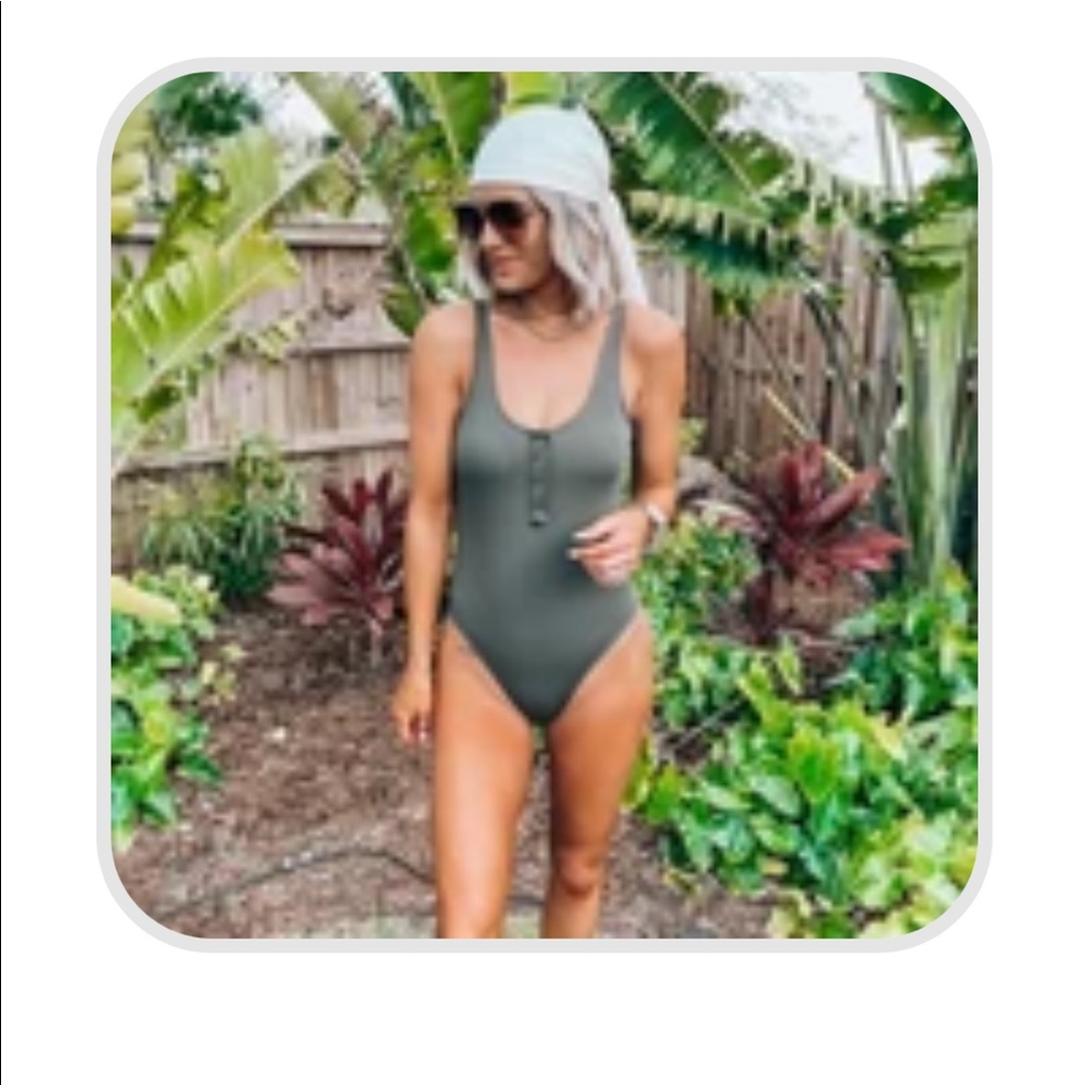 One piece bikini NWT size Small